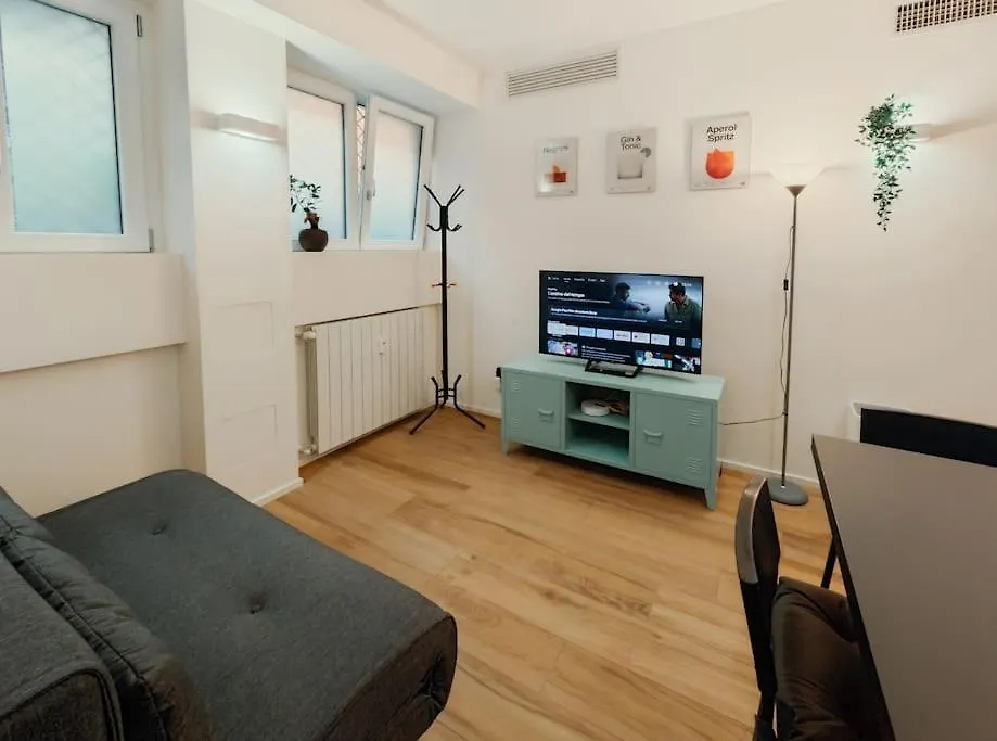 Carlo Apartment - 15 Min From Duomo Milano