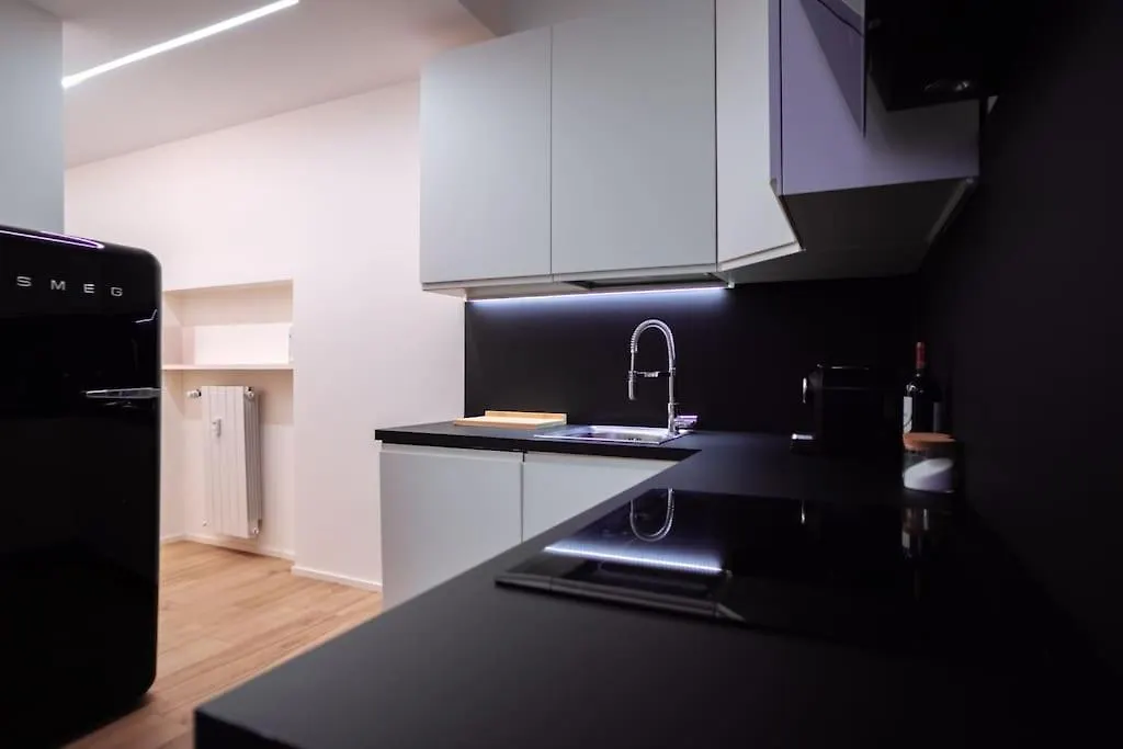 Carlo Apartment - 15 Min From Duomo Milano